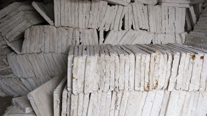 自粘防水卷材根据其原材料和工艺不同，可分为以下几种类型：